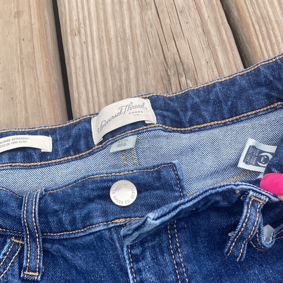 Universal Thread: High Rise (4R) - Picture 7 of 9